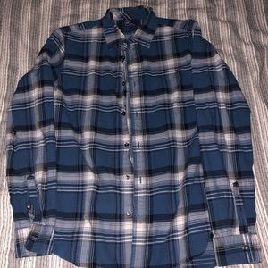 Gap Lived-In Plaid Button-Up Size M